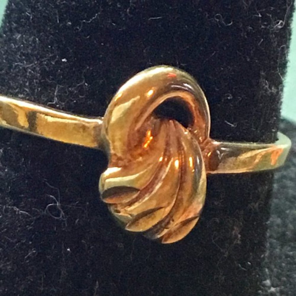 STERLING SILVER 925 KNOT RING GOLD PLATED RING SIZE 8